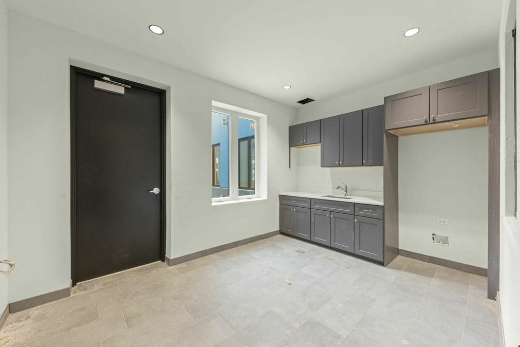 2200 Muriel Court