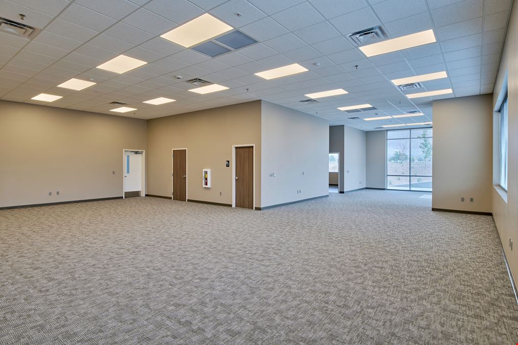 Valley Crest Commerce Center