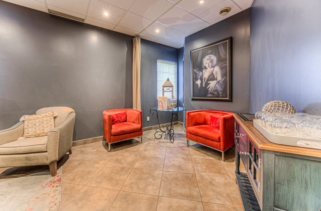 370 University Avenue E., Unit 105