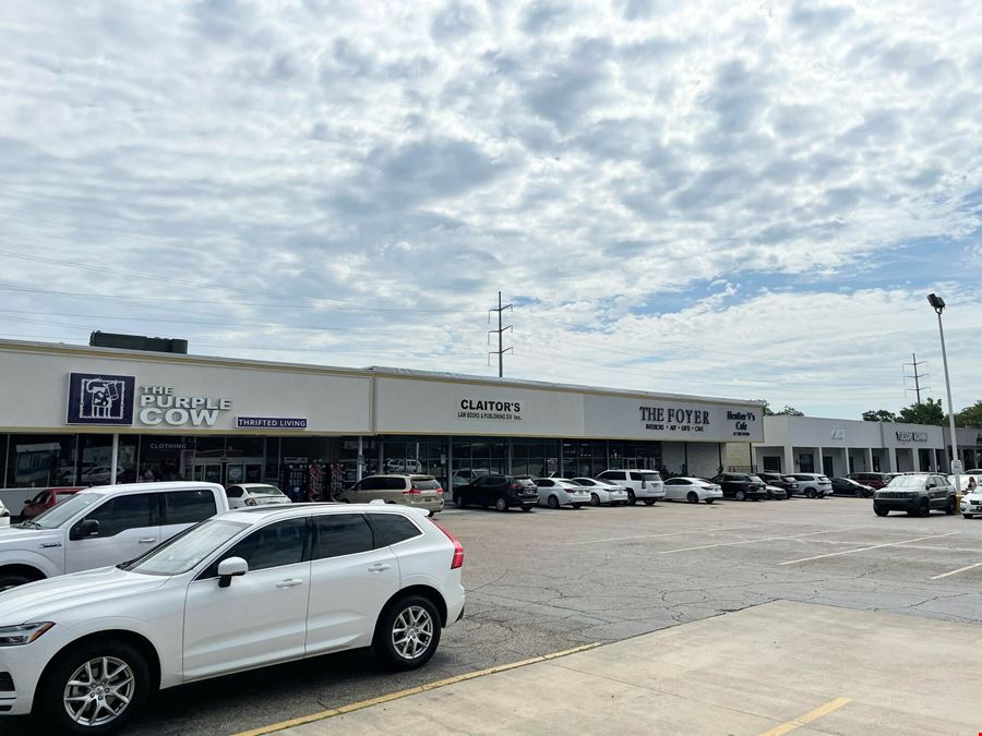 Office Space Available in Acadian Perkins Shopping Center