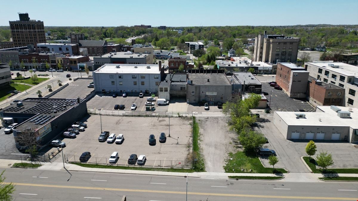 108 N Saginaw St