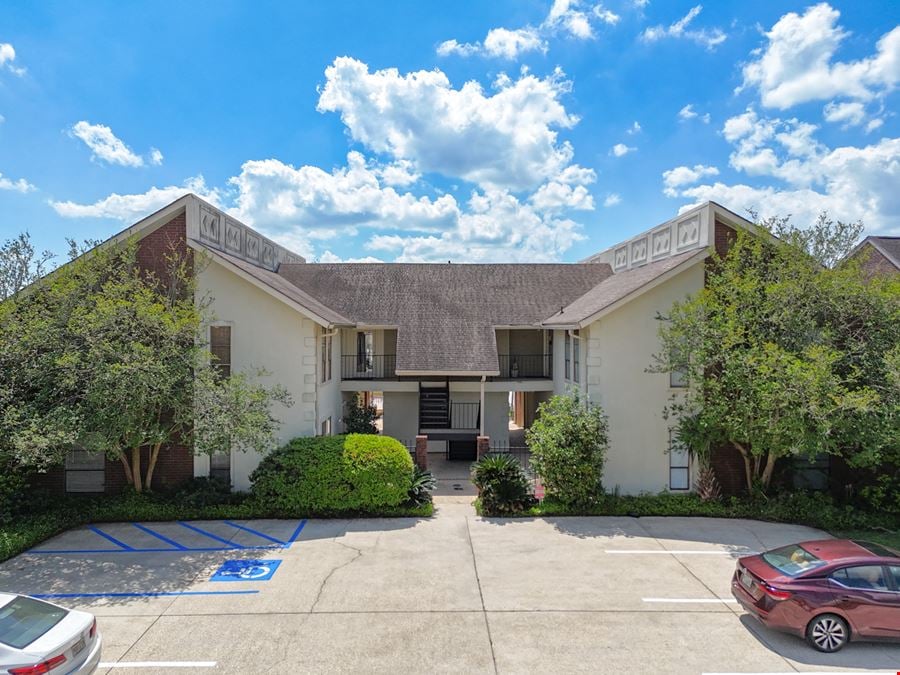 First-Floor Office Suite Off I-10 – Flexible Layout