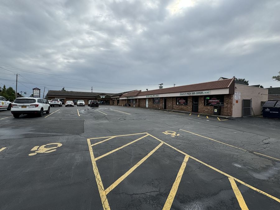 900+/- SF Retail/Office Space Available