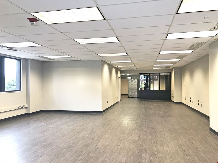 Investment Property: 6,886 SF Building Renovated for Office/Retail