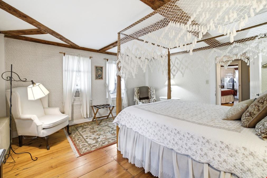 Historic Bed & Breakfast Estate with Event Barn on 5.6 Acres