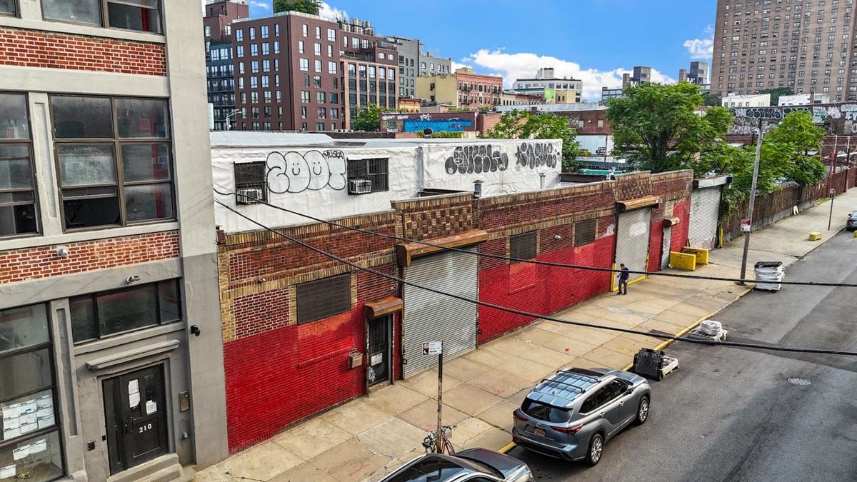 200 Cook St