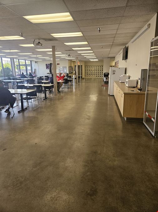 599,465 SF Distribution Center
