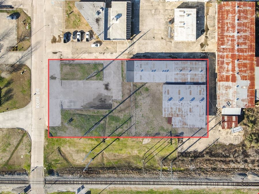 ±10,800 SF Office/Warehouse with Crane Near Amazon