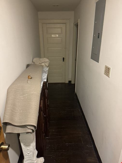 139 W Main St
