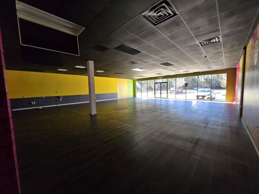 Spacious Retail Unit in Gause Blvd Shopping Center