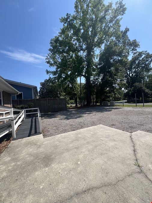 537 Folly Road