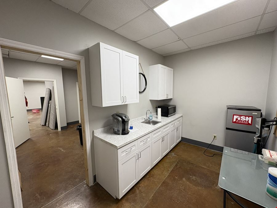NE Office/Warehouse Flex Space
