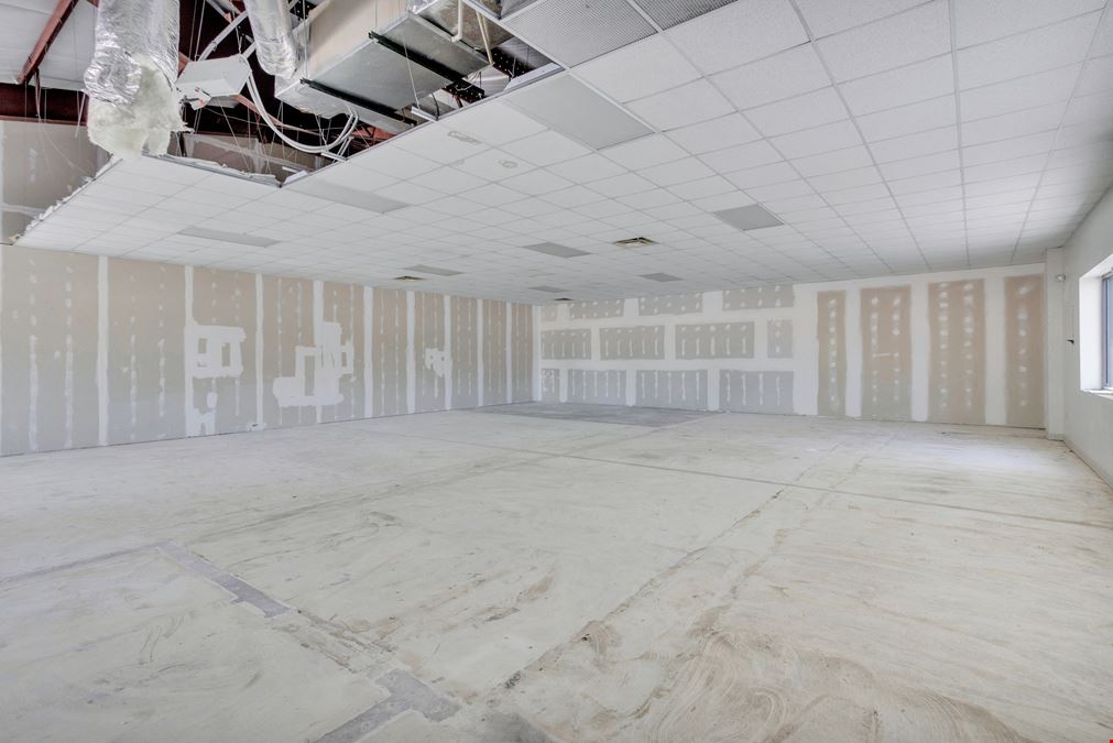 ±2,624 SF Medical/Retail Space