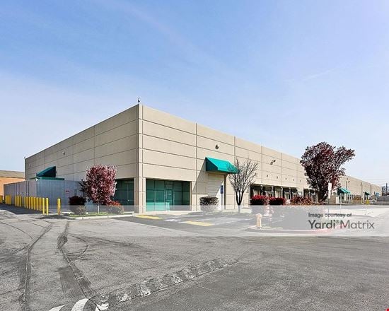 Preview of Industrial space for Rent at 915 Walsh Avenue