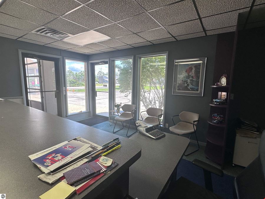 880 W South Airport Rd