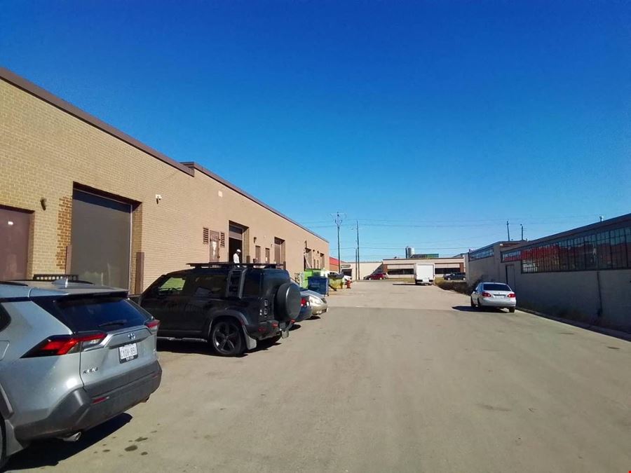 2,000 sqft shared industrial warehouse for rent in North York