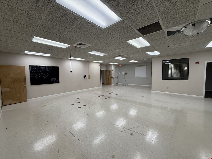 Office/ Warehouse Industrial Building