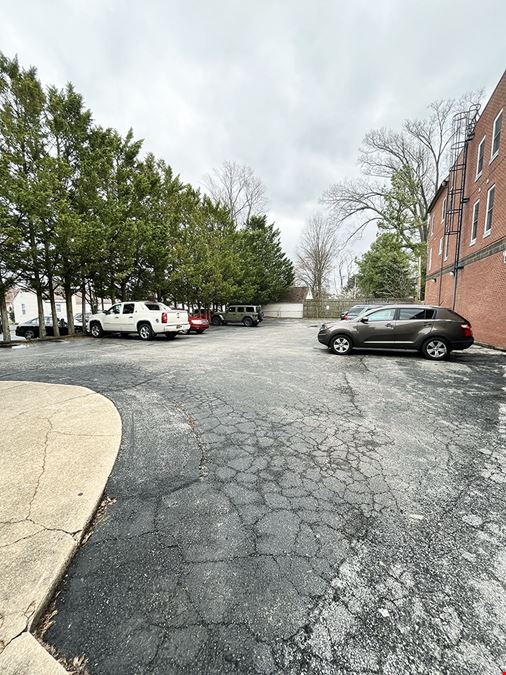 261 E Main St