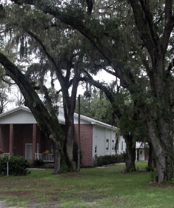 8910 N US Highway 301