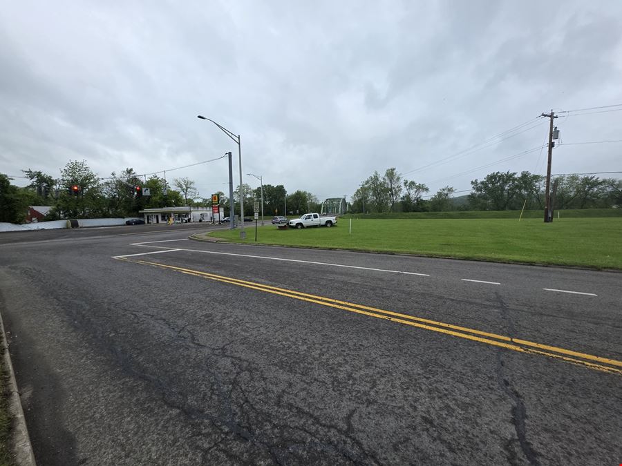 400 N Main St