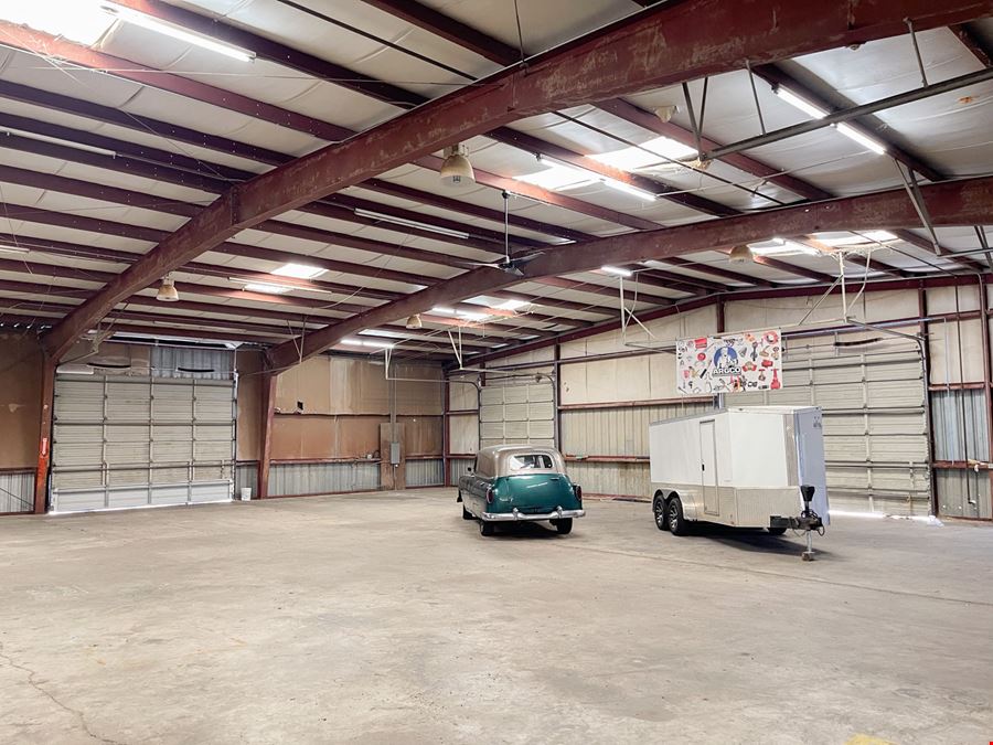 ±9,250 SF Office Warehouse with Dock off of S Choctaw Dr