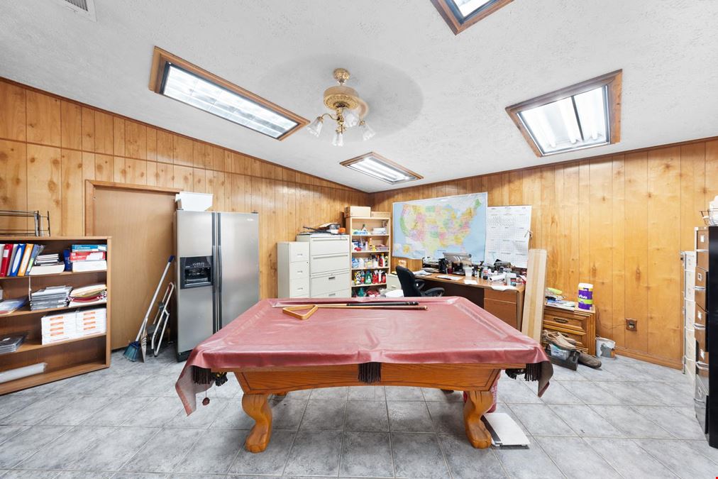 Flex Space Sale in Flint