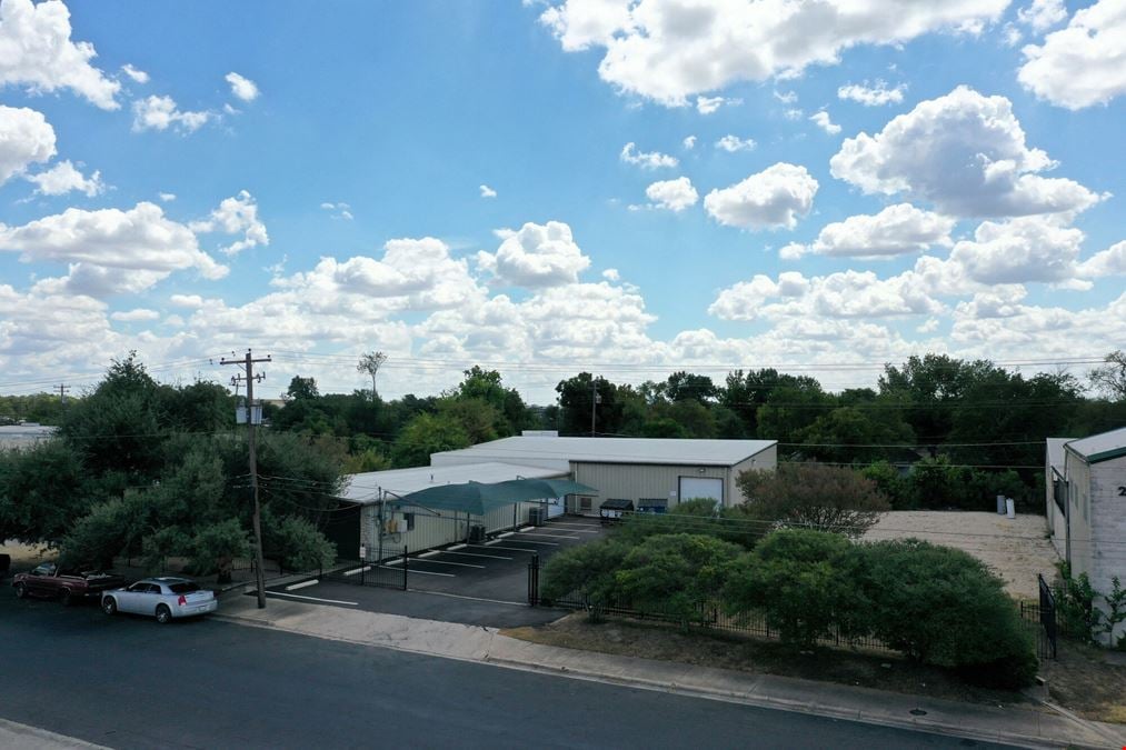 2605 Buell Ave