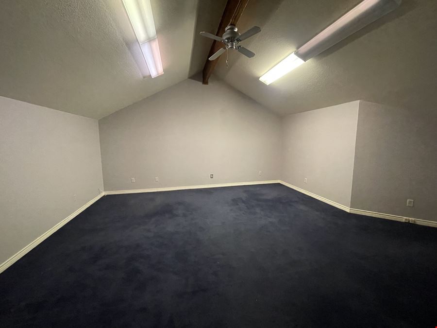 4234 N Interstate 35
