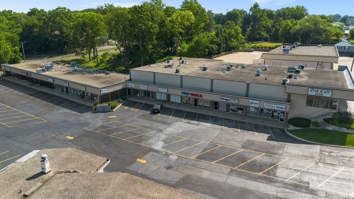 Oak Cliff Park - 21 Unit Shopping Center