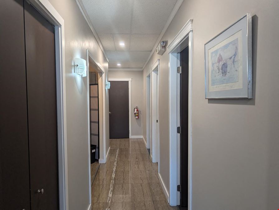 101-1625 Oak Bay Avenue