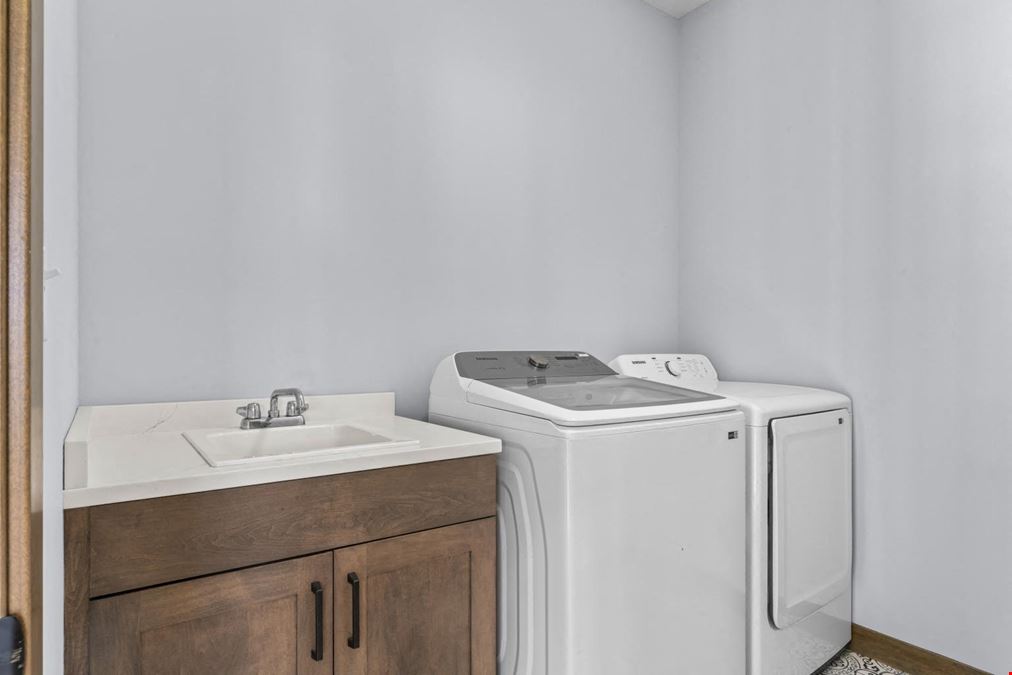 Modern Home in SW Rochester