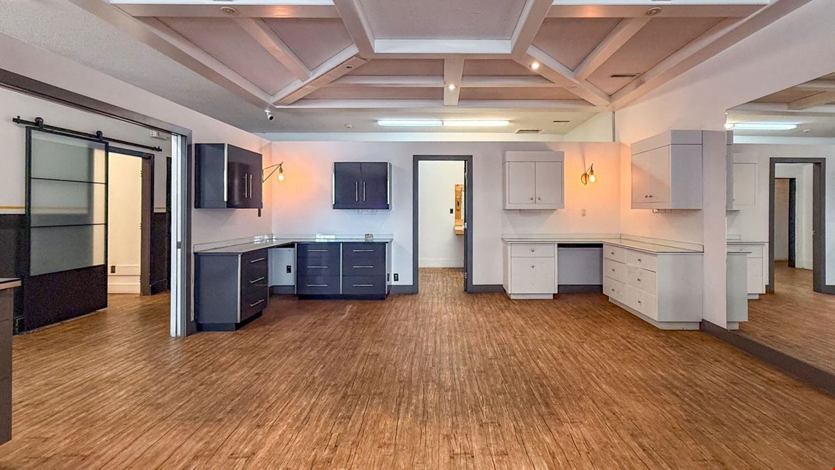 Well Positioned Commercial Unit