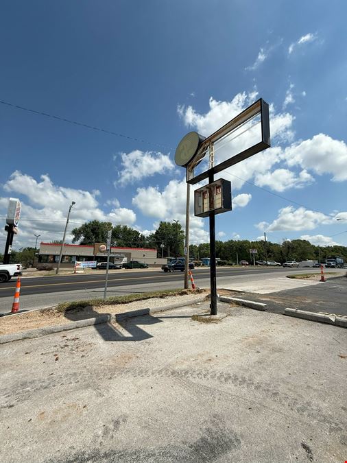 920 West Kearney