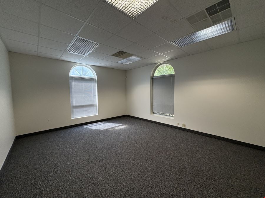 1230 W Candletree