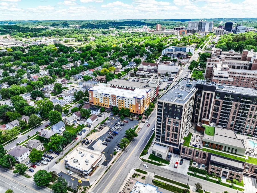 Homewood Suites & Courtyard by Marriott Rochester-Mayo Clinic St. Mary's Hospital