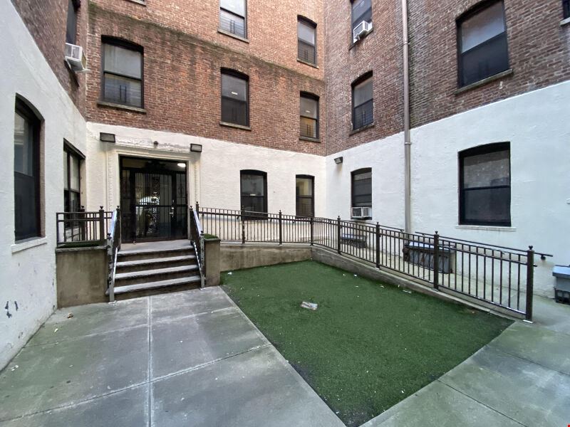 560 W 144th St