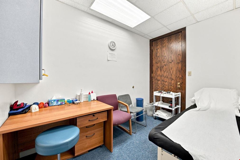 4647 W 103rd St, Unit 2B-2F, Oak Lawn, IL