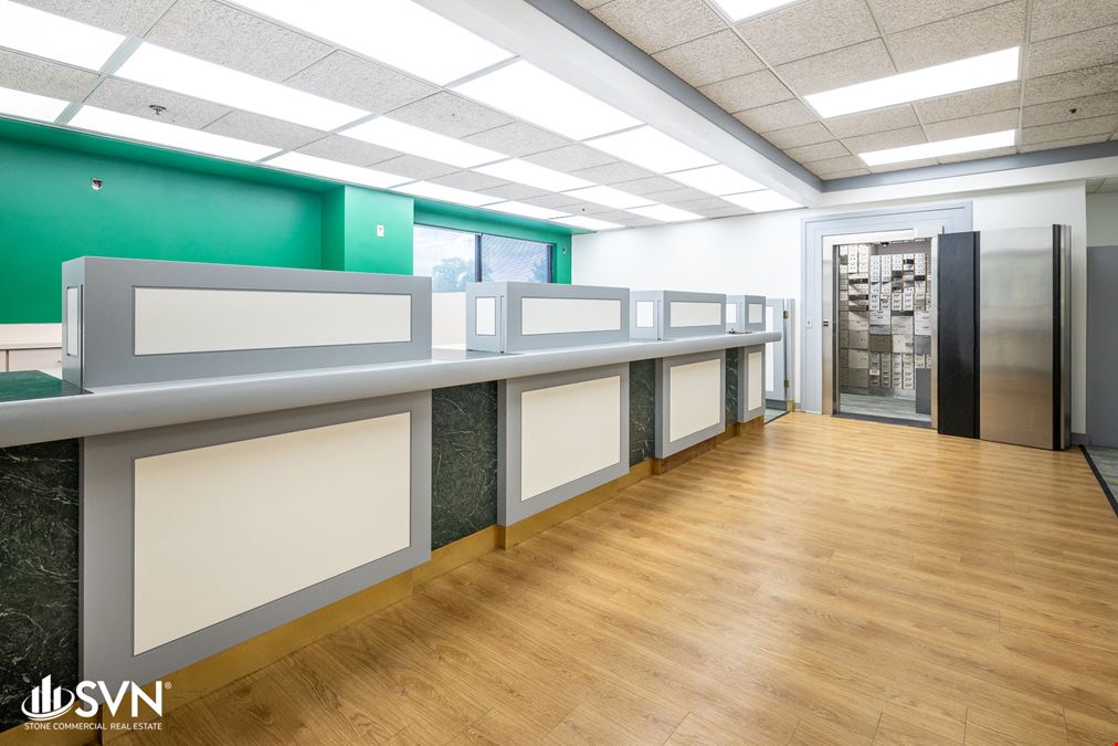 For Lease: Retail Bank Branch and Professional/Medical Office Suites