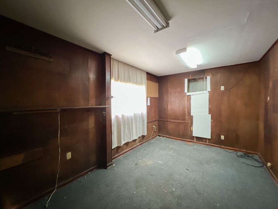 Office Warehouse with Peters Rd Frontage
