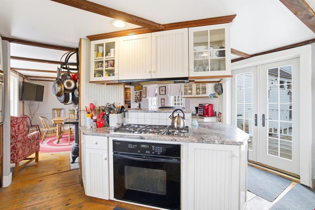 Historic Bed & Breakfast Estate with Event Barn on 5.6 Acres