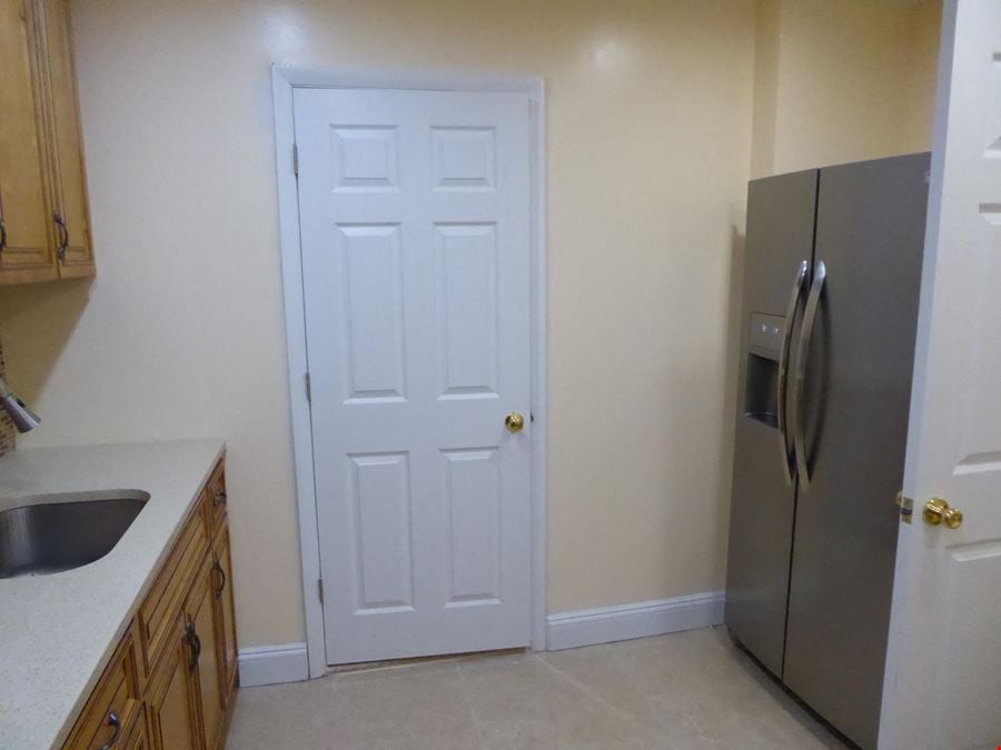 122 Forest Ave Glen Cove