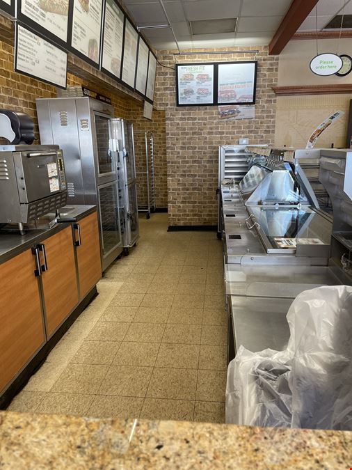 Glenwood Plaza | Turnkey Restaurant Space