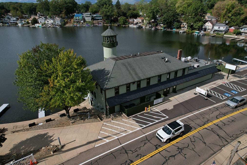 Portage Lakes Waterfront Reactivation | 3.4 Acres, 650+ Ft Frontage