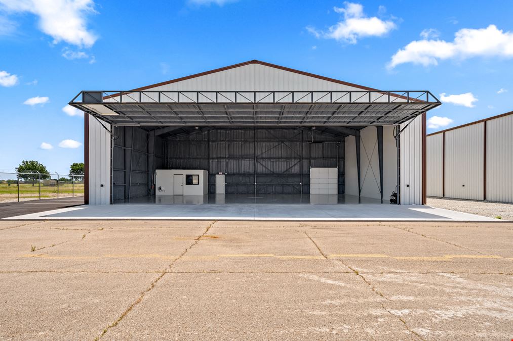 Corporate Hangar at Waco Regional Airport