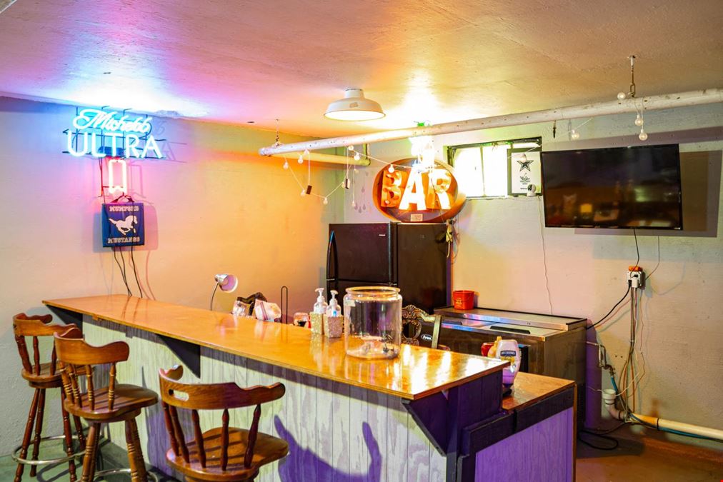 The Pony Express Bar and Grill