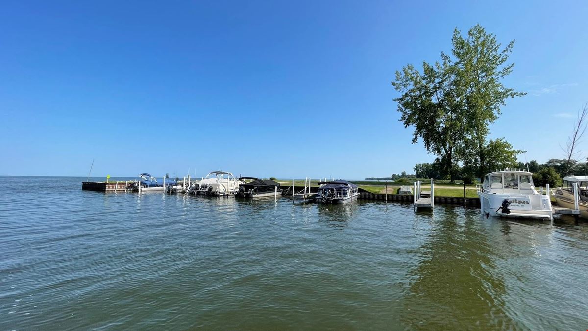 Pointe Au Gres Marina & Campground 