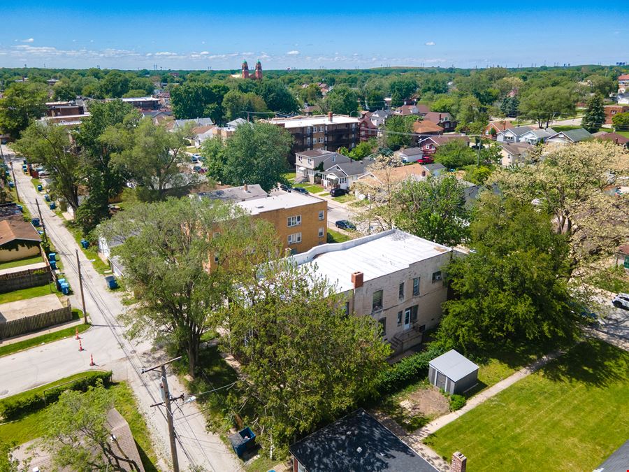 11 E 157th St., Calumet City, IL 60409