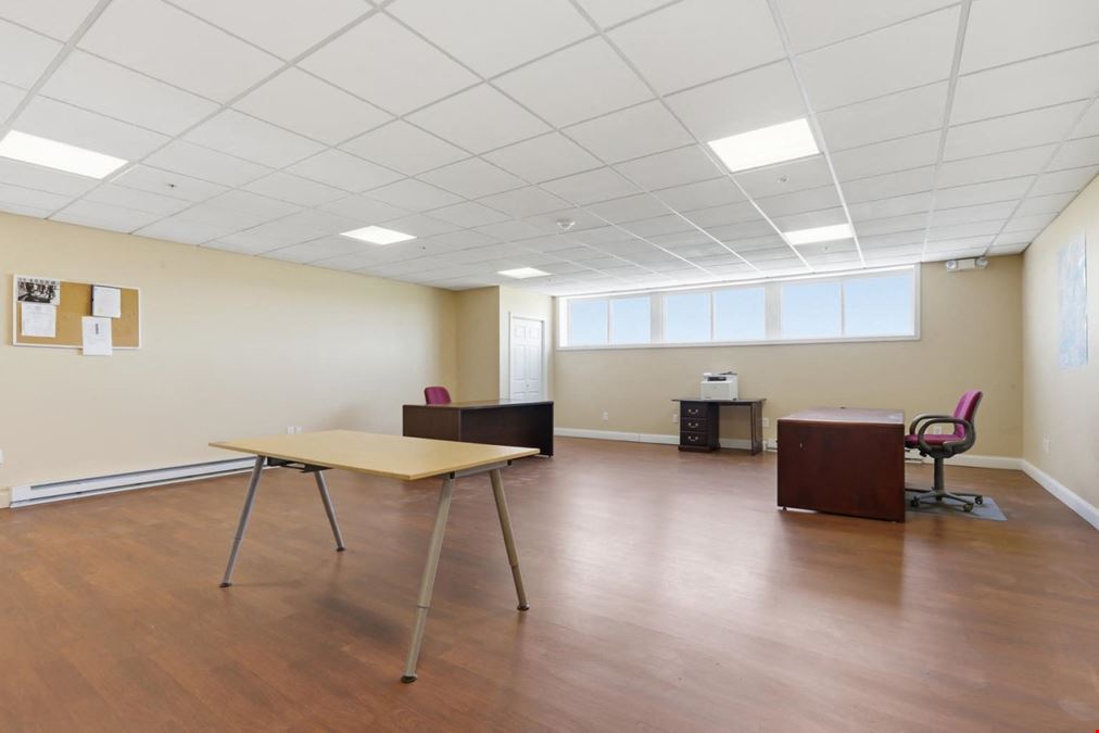 Class B 2,929sf Industrial Flex Condominium for Lease in Newburyport, MA