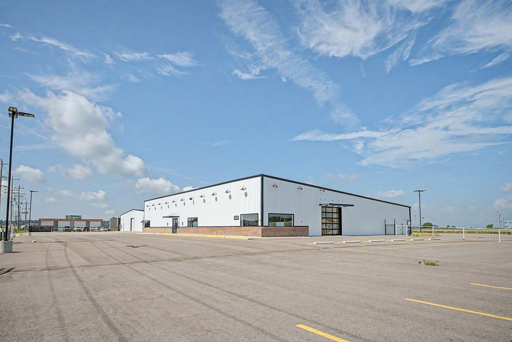 9,600 SF Retail/Office Building Off I-55
