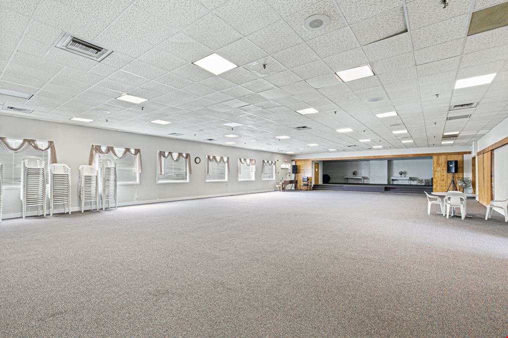 35,000 SF Church & 20,000 SF Youth Center For Sale in Downtown Greenville, TX